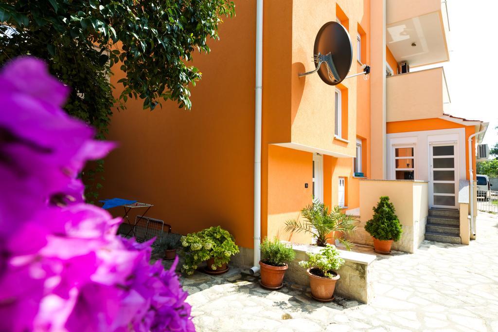 Apartments Villa Orange ザダル エクステリア 写真